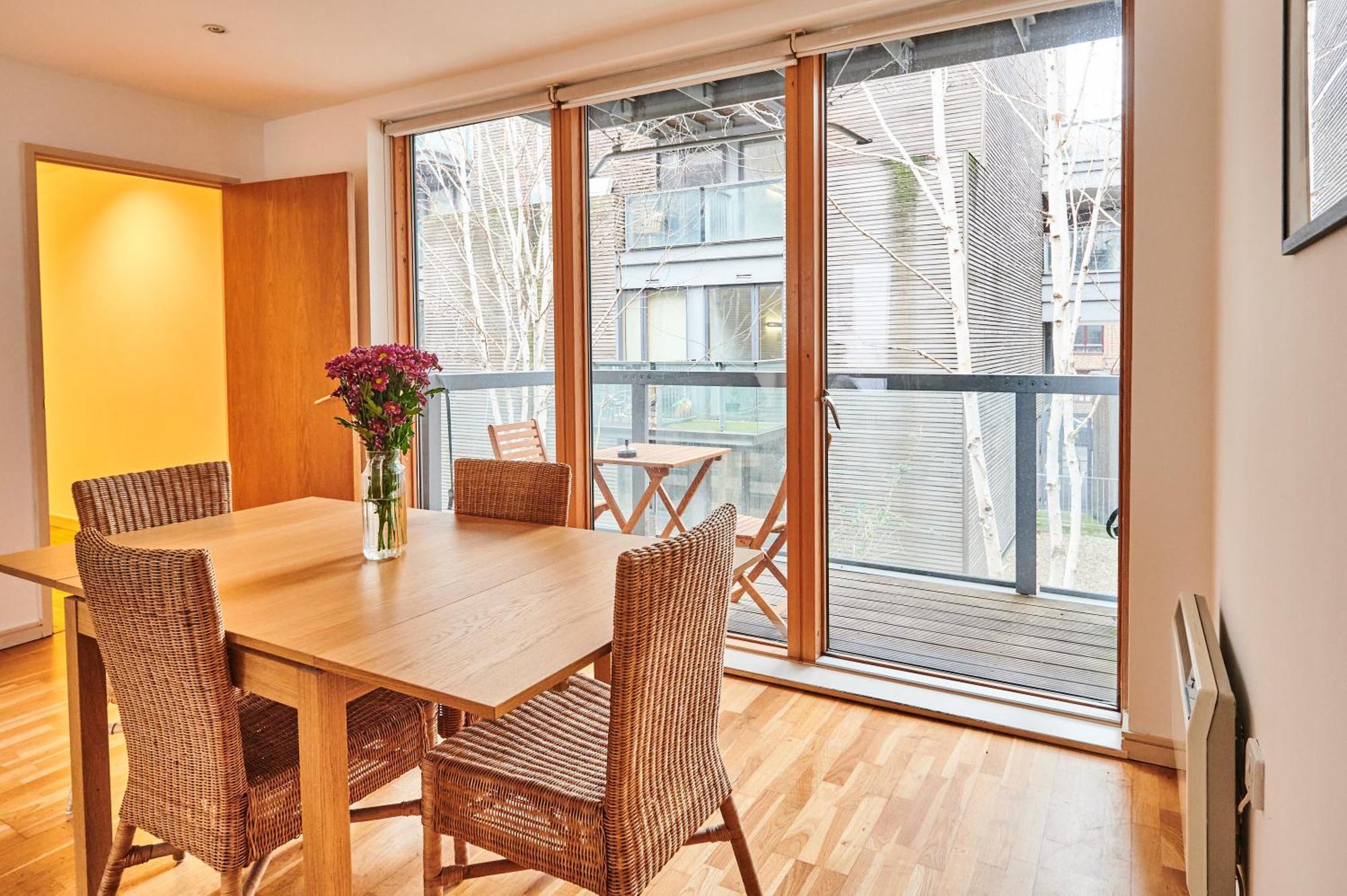 Bright 2 Bedroom Flat In Old Street With Balcony Londres Extérieur photo