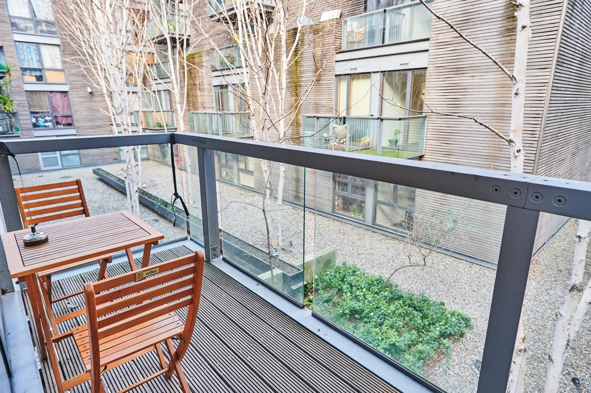 Bright 2 Bedroom Flat In Old Street With Balcony Londres Extérieur photo